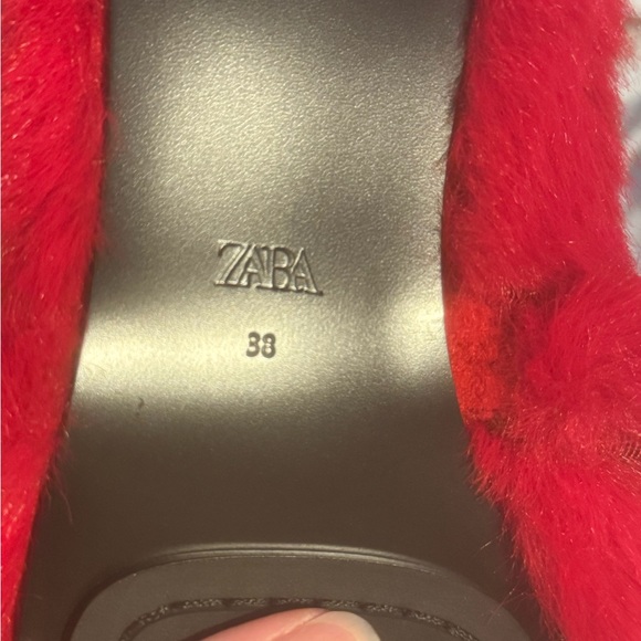 Zara Red Fuzzy Flats NEW - Picture 10 of 16